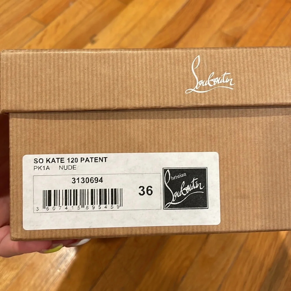 christian louboutin excellent condition - Picture 3 of 8